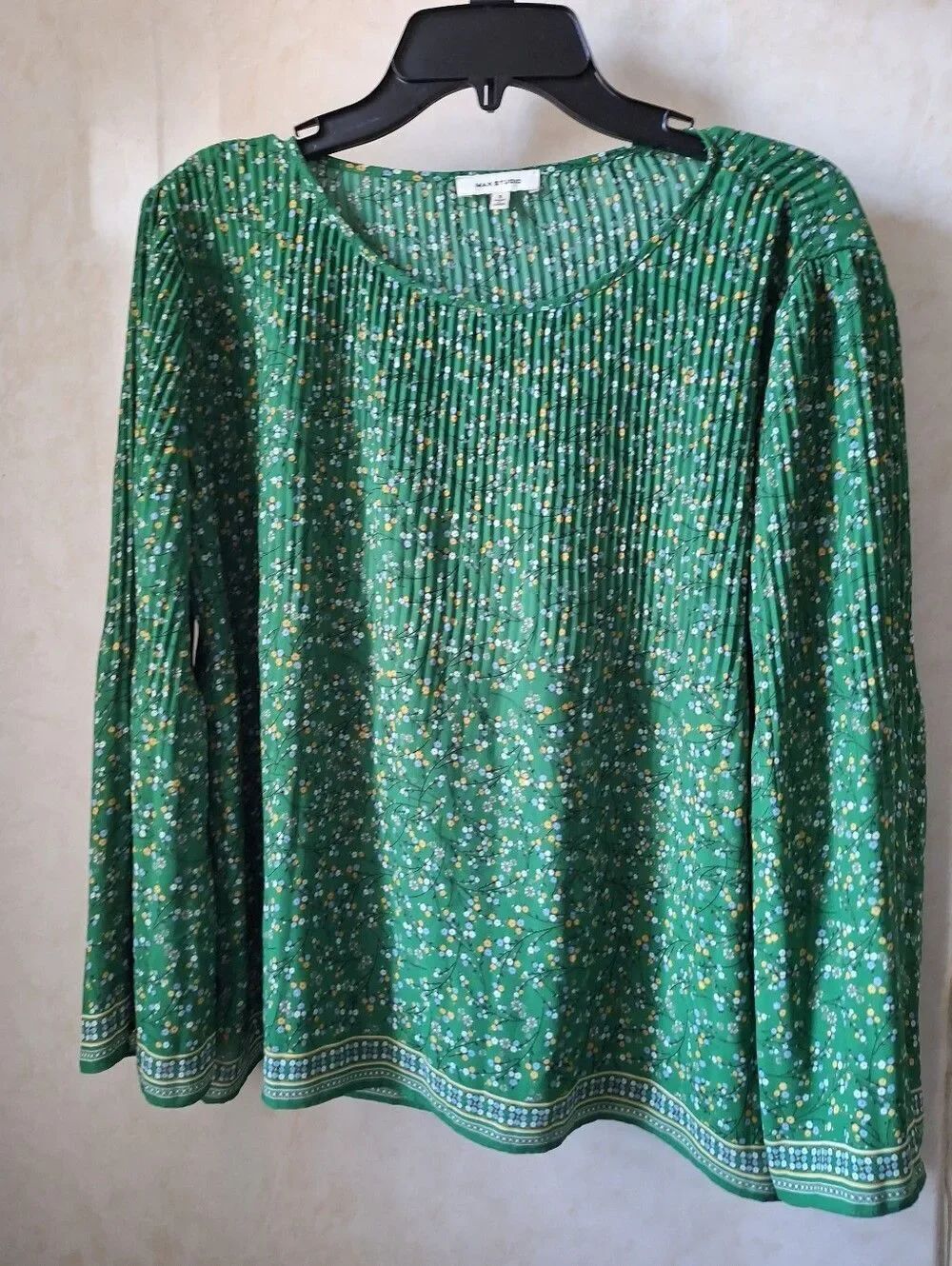 Mac Studio Small Oversized Green Floral Semi-sheer Top
